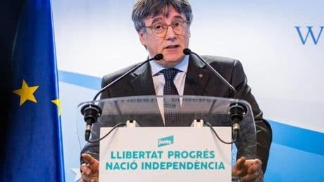 Puigdemont asegura que a los socialistas el catalán les importa un «rábano»