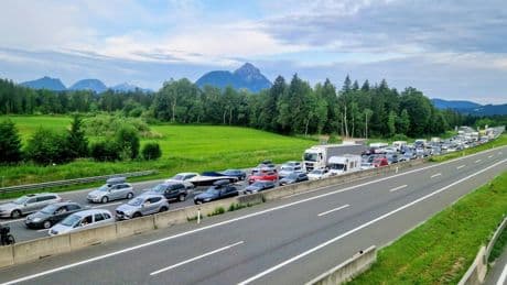 Fünf Stunden Wartezeit - 45 Kilometer Pfingst-Stau in Österreich