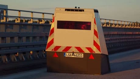 Blitzer: Autobahn – Polizei blitzt Fahrer mit 321 km/h