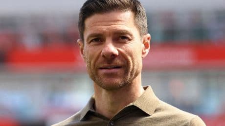 Alonso vertrekt bij Leverkusen, maar wil overgang naar Real niet bevestigen