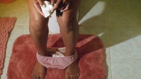 Niet naar de wc kunnen op vakantie kan vervelende gevolgen hebben: huisarts Stefan deelt bijzondere tip om darmen weer op gang te krijgen
