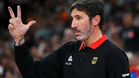 Ausfall zum Auftakt: Basketball-Bundestrainer liegt vor EM-Start im Krankenhaus