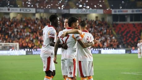 Gaziantep'te sarı-kırmızı şölen