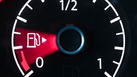 Der Pfeil hilft - Tankdeckel finden, ohne auszusteigen? So geht’s!