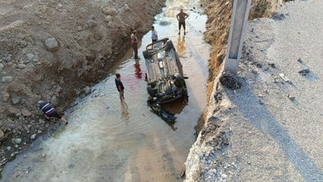 Zonguldak'ta dereye devrilen otomobildeki baba oğul öldü