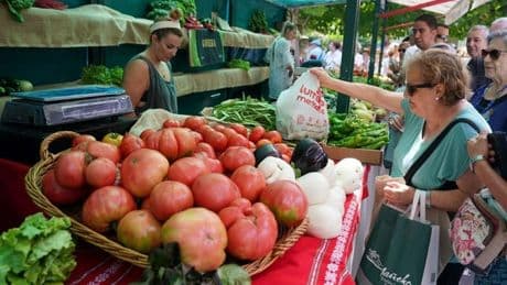 La feria de agricultura ecológica de Getxo reúne a 18 productores en Algorta