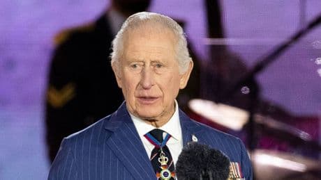 Auto fährt in Liverpool in Menschenmenge: Britische Royals sind "zutiefst schockiert"