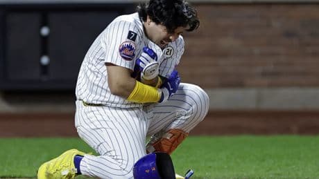 Francisco Alvarez exits after getting drilled on arm in possible Mets worry