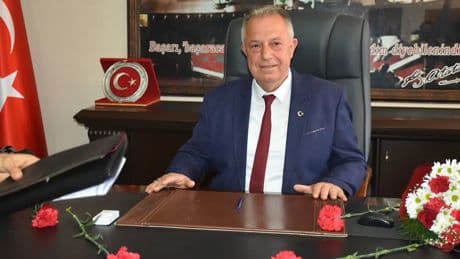 Özlem Çerçioğlu'nun AKP'ye geçmesinin ardından... Aydın Karacasu Belediye Başkanı Mustafa Büyükyapıcı: 'Dimdik partimdeyim!'