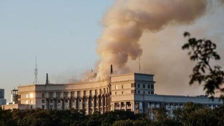 Rusia lanza un ataque masivo con drones y misiles y alcanza por primera vez una sede del Gobierno de Ucrania