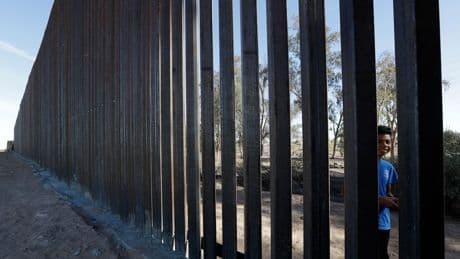 Grenzzaun zwischen USA und Mexiko soll schwarz gestrichen werden, um Migranten abzuschrecken