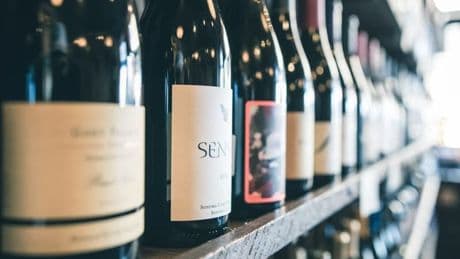 Inflation des bouteilles, nouveaux goût, modes de vies...La consommation mondiale de vin au plus bas depuis 1961