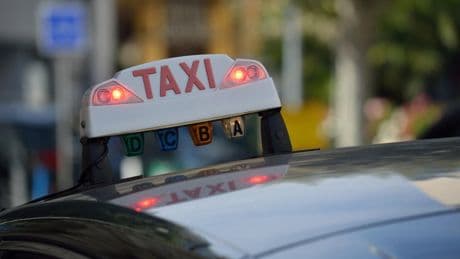 Fraude : une conductrice de taxi condamnée à de la prison ferme pour avoir escroqué la Sécu de 2,3 millions d’euros