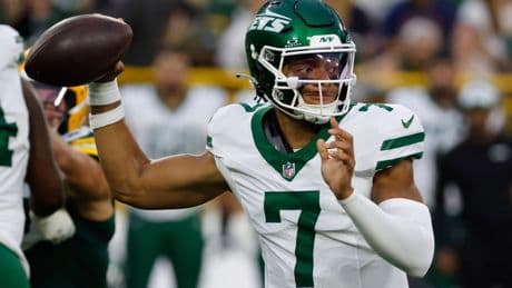 Jets' Justin Fields says his focus on his faith the past 6 months has helped him shake off criticism