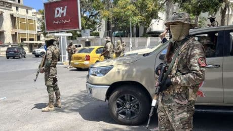Nueve españoles 'atrapados' en un hotel en Trípoli por el estallido de varias luchas armadas en la ciudad