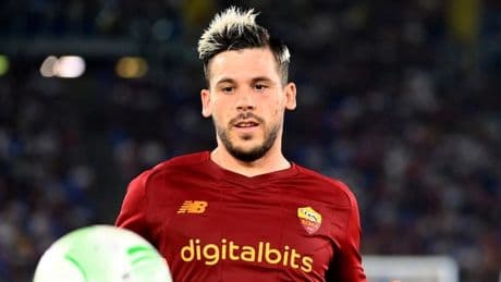 <p>Morso ai genitali da un cane: Carles Perez, l'ex Roma in ospedale ricoverato d'urgenza</p>