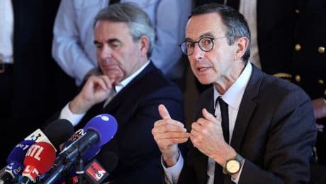 "Il est légitime comme d'autres": pour Bertrand, Retailleau n'a pas été "désigné candidat à la présidentielle" après sa victoire au congrès LR