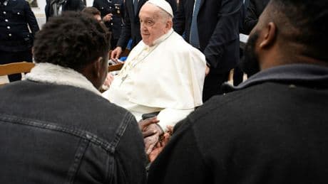 Ostermesse auf dem Petersplatz - Papst will gegen Ende teilnehmen