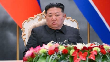 Kim Jong-un supervisa la prueba de un cohete de combustible sólido para misiles con capacidad nuclear