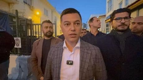 Polis barikatına saldıran CHP’li başkana kamu davası