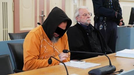 Empörung über mildes Urteil - Bewährungsstrafe für übergriffigen Fahrlehrer