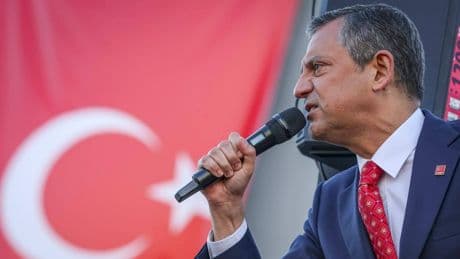 Özel'den Erdoğan'a Filistin'e destek yürüyüşü çıkışı: Engellemek için metroları kapatanların, yüzlerce polisle yürüyüşün önünü kesenlerin samimiyetsizliği ortada!