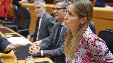 Aagesen critica a PP y Vox por sus conjeturas variopintas sobre el apagón y defiende rigor y prudencia durante la investigación