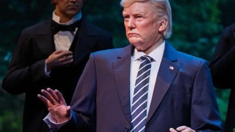 Leute: Donald Trump schaut nicht mehr wie Hillary Clinton aus
