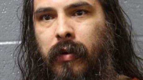 Man forces emergency call handler to choose where he stabs his screaming father