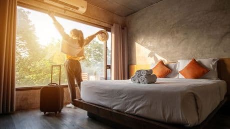 Brits urged to do one thing when they enter hotel room and it's not unpacking