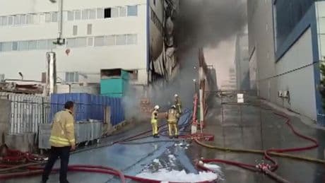 Son dakika... Arnavutköy'de fabrika yangını: Birçok ilçeden itfaiye ekibi sevk edildi
