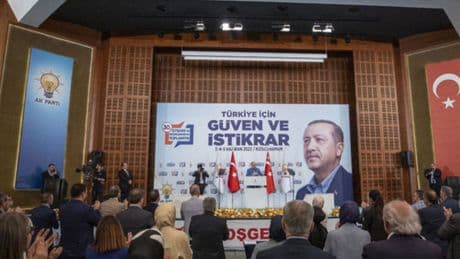 AK Parti bayram sonrası kampa giriyor
