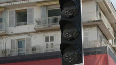 Fransa’da elektrik kesintisi: Kundaklama şüphesi gündemde