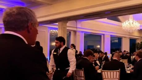 Um VIP-Gast zu treffen - Mann zahlt 18,5 Millionen für Date