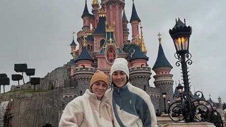 Ona Batlle y Lucy Bronze dan rienda suelta a su relación en las vacaciones tras la Eurocopa