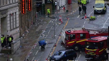 La policía de Liverpool publicó de inmediato datos sobre el conductor que arrolló a la multitud para evitar disturbios de la extrema derecha