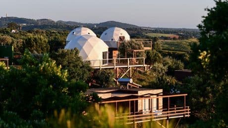 El lujo revoluciona el universo campista: cuatro propuestas para unas vacaciones de ensueño