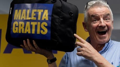 Ryanair actualizará en semanas los medidores para el nuevo tamaño de maletas gratis, ampliado en 5 centímetros