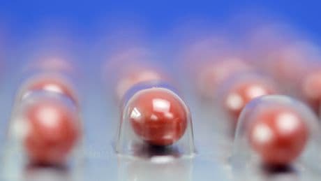 Betacarotin-Kapseln als Sonnenschutz? Experten warnen vor gefährlichem Trend