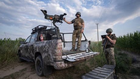 Ucraina, massiccio attacco russo nella notte. Trump: "Missili a Kiev dalla Germania"