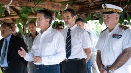 En Nouvelle-Calédonie, Manuel Valls face aux contradictions d’une société fracturée