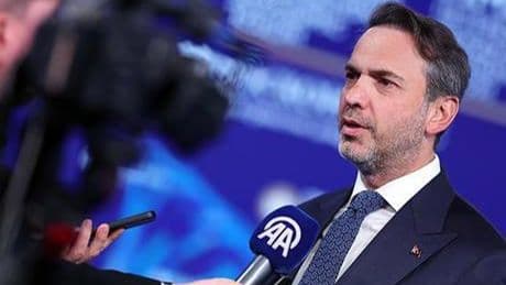 Bakan Bayraktar: Güneş ve rüzgarda 10 yılda 90 bin megavat yeni kurulu güç ekleyeceğiz