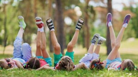 Caldo, pediatri: "Bambini a rischio tra colpi di calore e disidratazione"