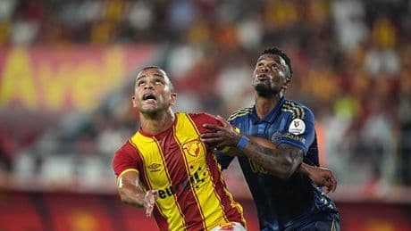 Göztepe-Fenerbahçe maçında kırmızı kart!