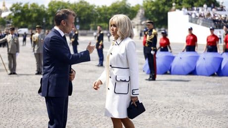 Infox sur Brigitte Macron transgenre : le couple présidentiel poursuit l’influenceuse conspirationniste Candace Owens en diffamation
