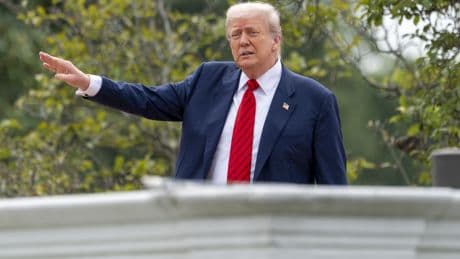 Trump amenaza con un arancel del 35% a la Unión Europea si no invierte 600.000 millones en Estados Unidos