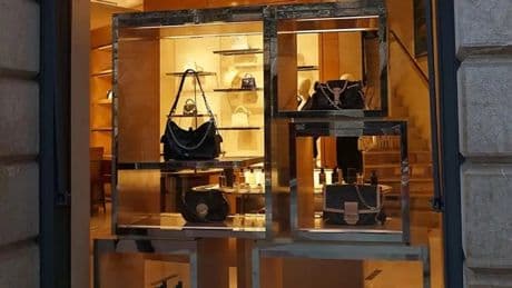 Moda devi Louis Vuitton'da dev sızıntı: Türkiye'deki 143 bin müşterisinin kişisel verileri çalındı