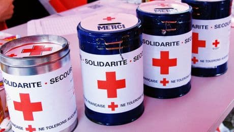 « Un petit don pour la Croix-Rouge ? » : une matinée de la quête nationale avec des bénévoles