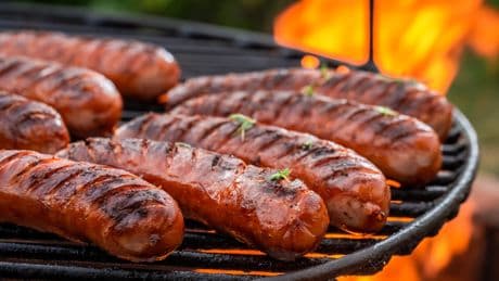 Une douzaine de barquettes de saucisses et merguez rappelées dans toute la France en raison d’une présence de salmonelle