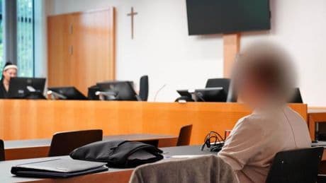 Prozess um Behandlungsfehler: Tod von Patientin: Ärztin zu Bewährungsstrafe verurteilt